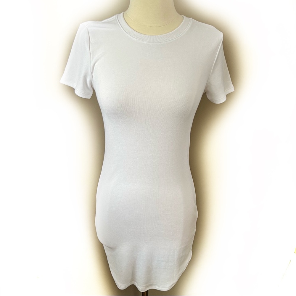 3 / $25 NWT Forever 21 white tee dress size medium